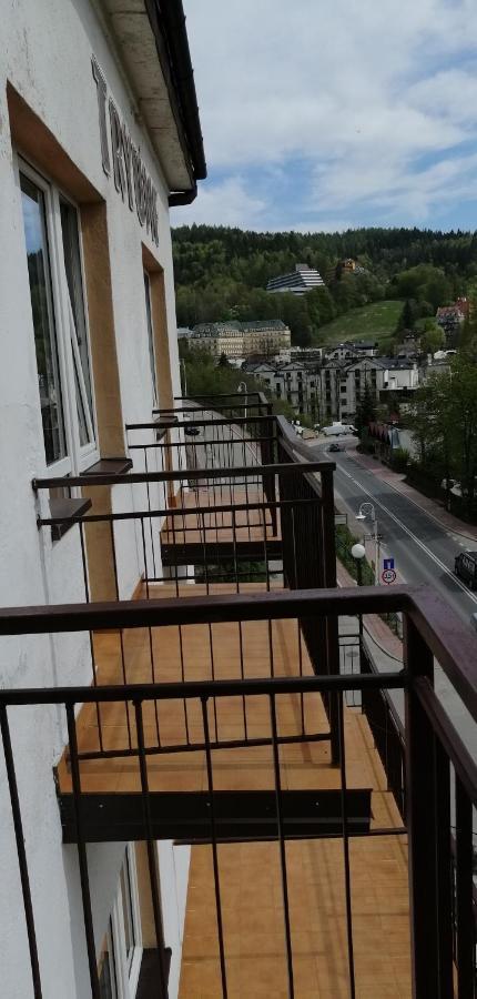Domy Wczasowe Tryumfy Bed and Breakfast Krynica-Zdrój Esterno foto