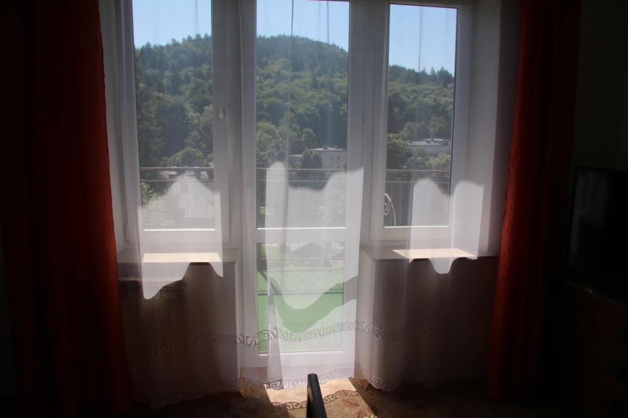 Domy Wczasowe Tryumfy Bed and Breakfast Krynica-Zdrój Esterno foto