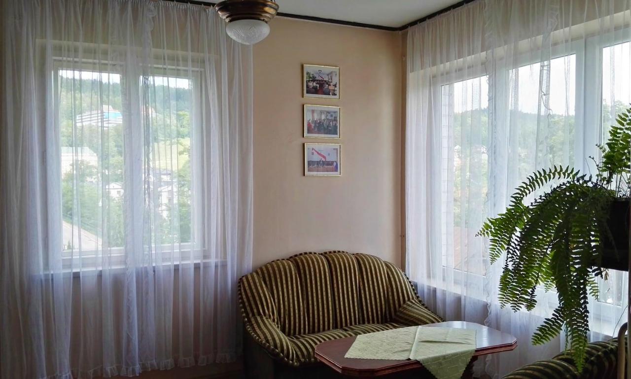 Domy Wczasowe Tryumfy Bed and Breakfast Krynica-Zdrój Esterno foto