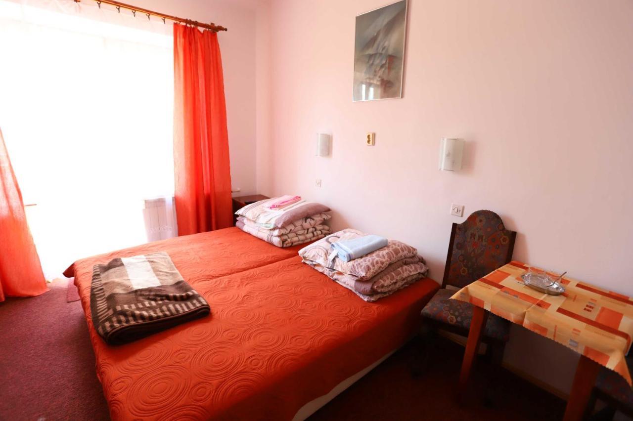 Domy Wczasowe Tryumfy Bed and Breakfast Krynica-Zdrój Esterno foto