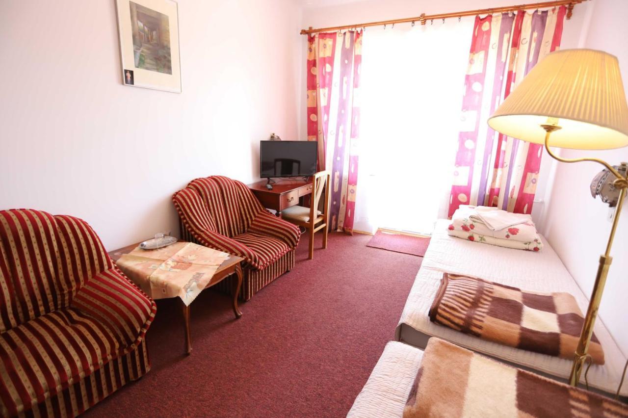 Domy Wczasowe Tryumfy Bed and Breakfast Krynica-Zdrój Esterno foto