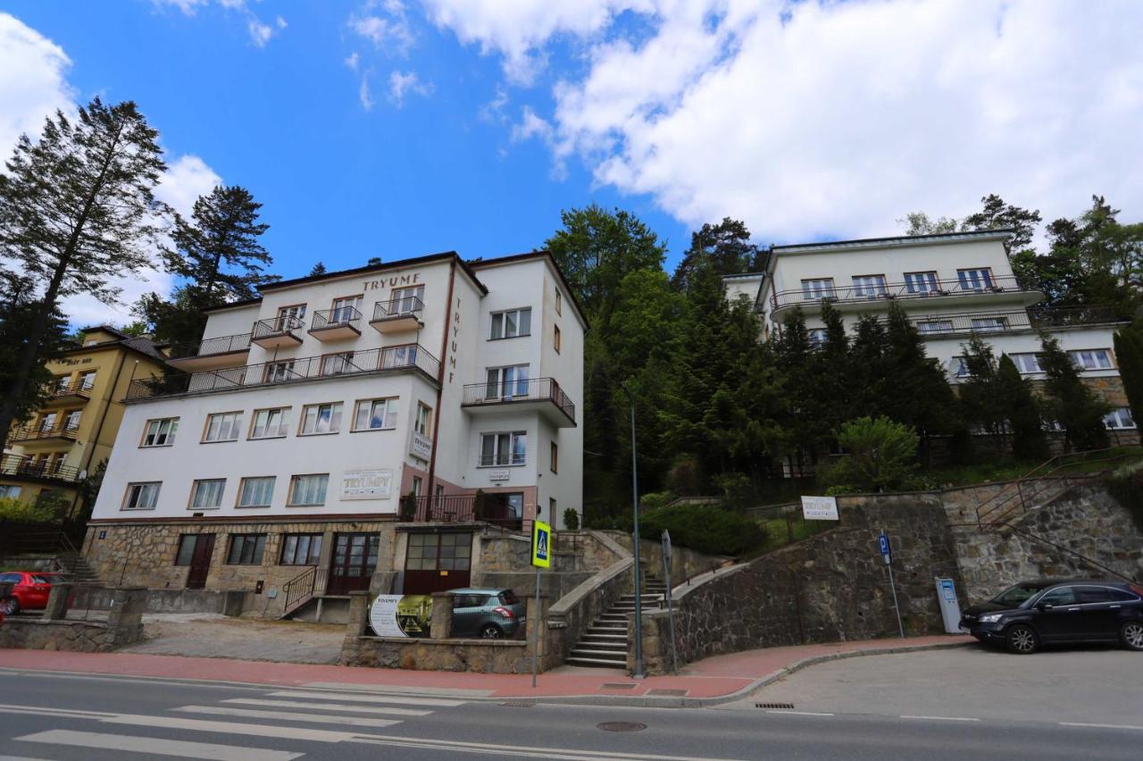 Domy Wczasowe Tryumfy Bed and Breakfast Krynica-Zdrój Esterno foto
