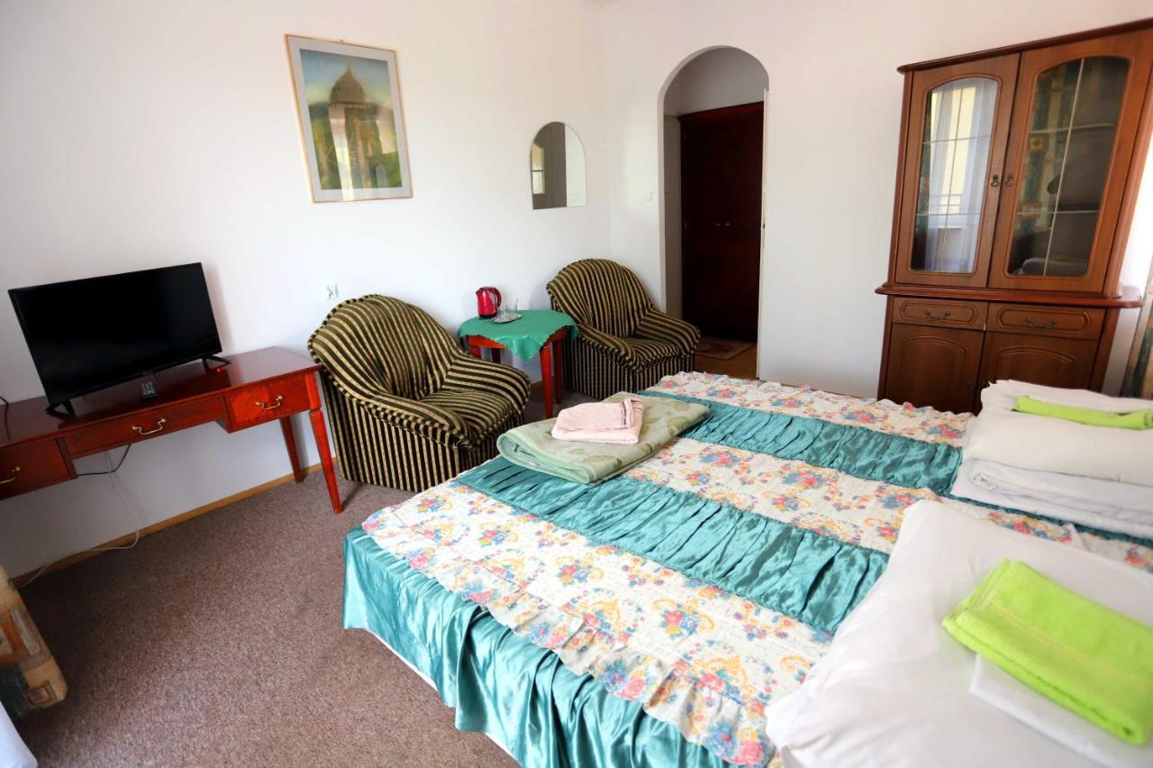 Domy Wczasowe Tryumfy Bed and Breakfast Krynica-Zdrój Esterno foto