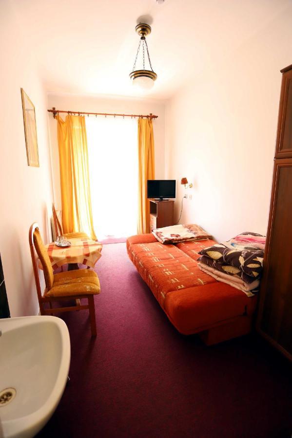 Domy Wczasowe Tryumfy Bed and Breakfast Krynica-Zdrój Esterno foto