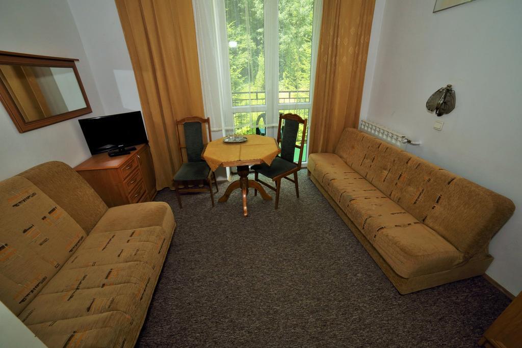 Domy Wczasowe Tryumfy Bed and Breakfast Krynica-Zdrój Camera foto