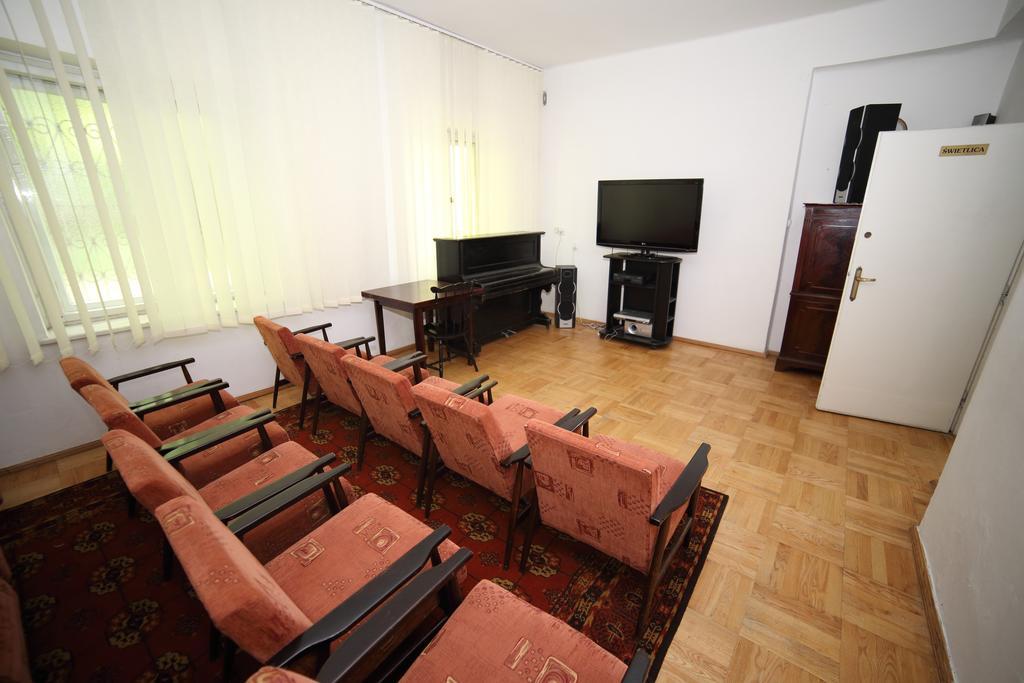 Domy Wczasowe Tryumfy Bed and Breakfast Krynica-Zdrój Esterno foto