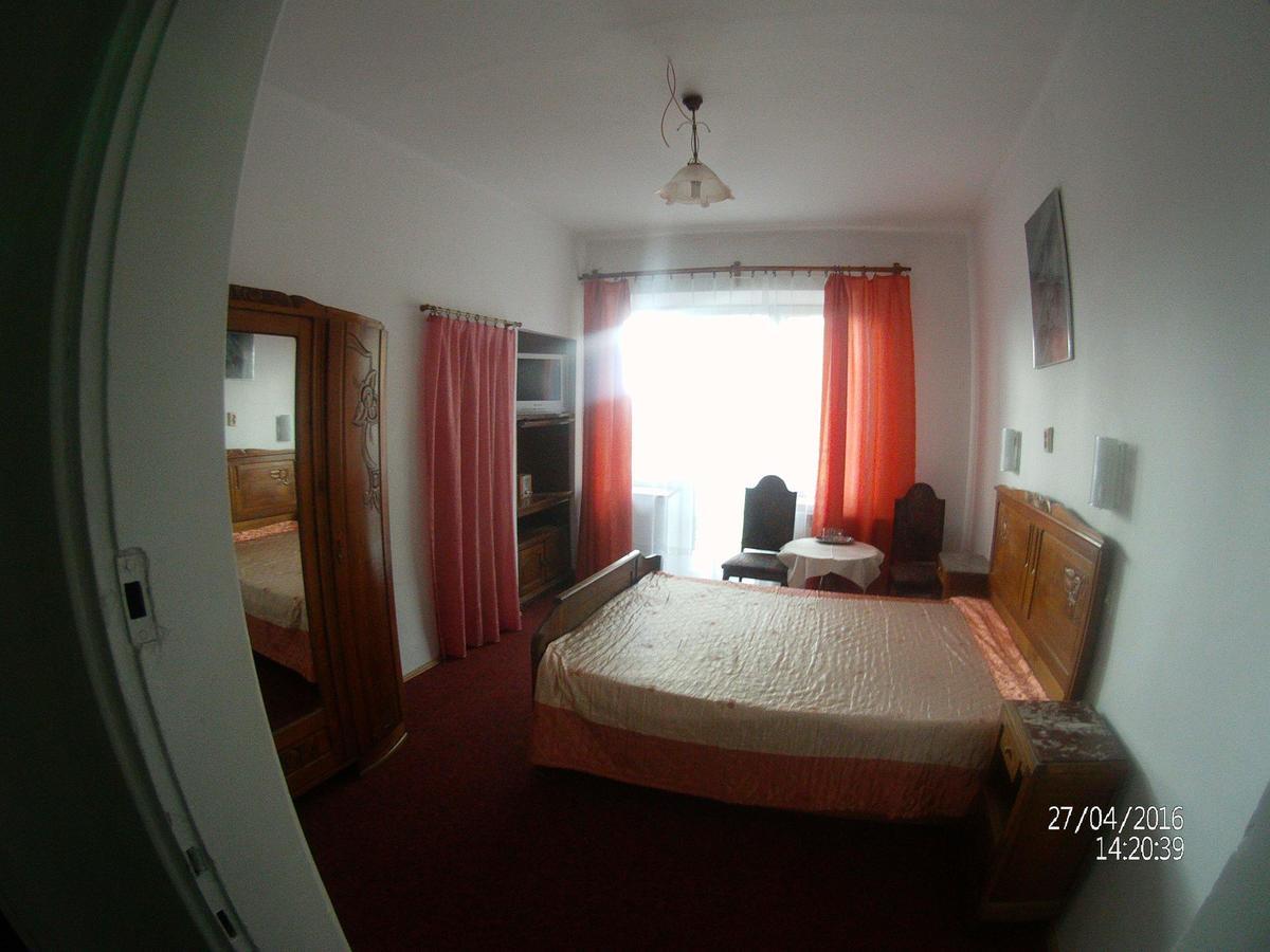 Domy Wczasowe Tryumfy Bed and Breakfast Krynica-Zdrój Esterno foto