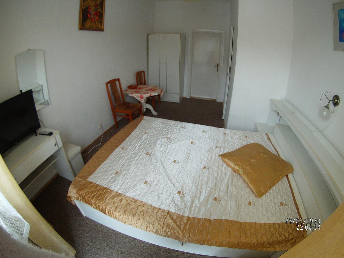 Domy Wczasowe Tryumfy Bed and Breakfast Krynica-Zdrój Esterno foto