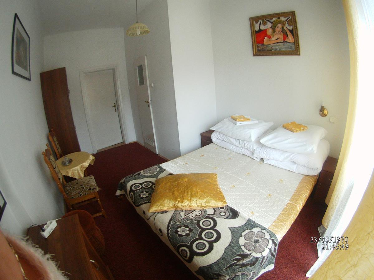 Domy Wczasowe Tryumfy Bed and Breakfast Krynica-Zdrój Esterno foto